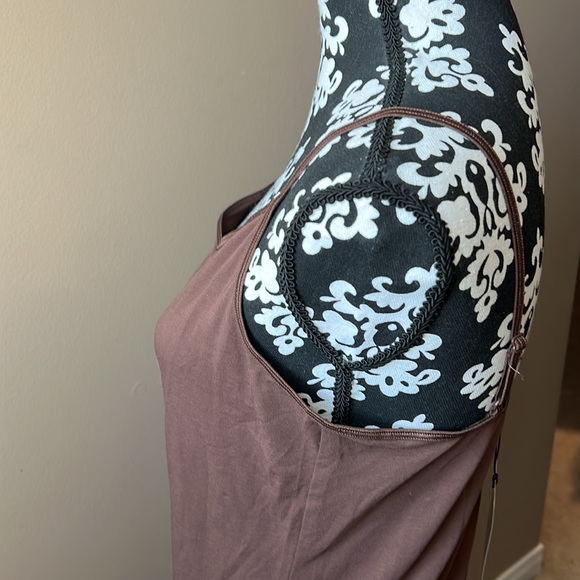 Cabi V-neck Cami (style 5067) - Picture 6 of 9